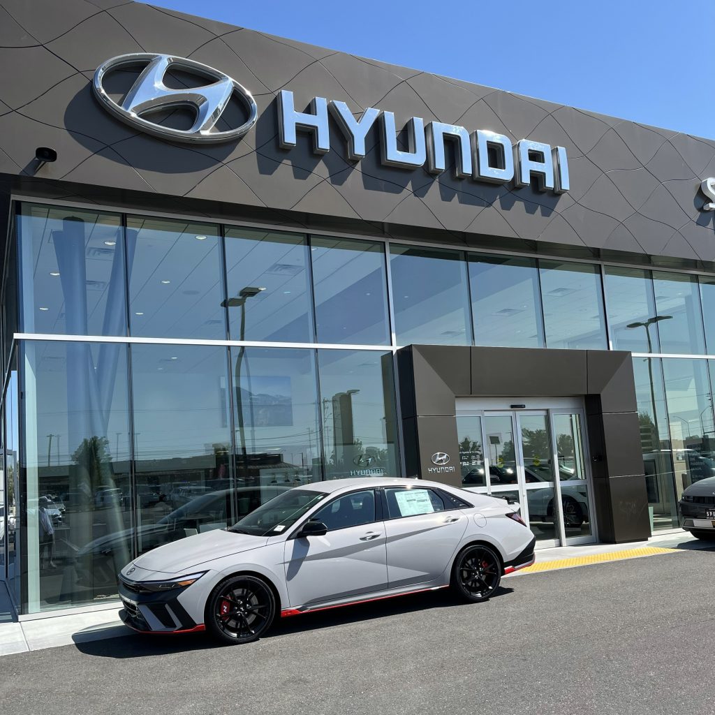 Image of the front of the Hyundai dealership