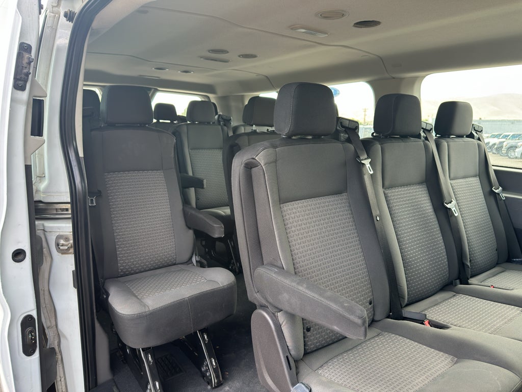 2022 Ford Transit Wagon XLT