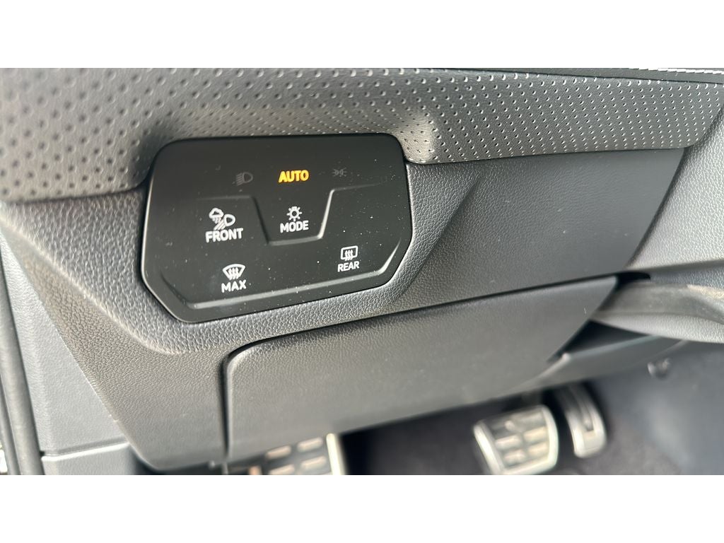 2024 Volkswagen Atlas Cross Sport 2.0T SEL Premium R-Line