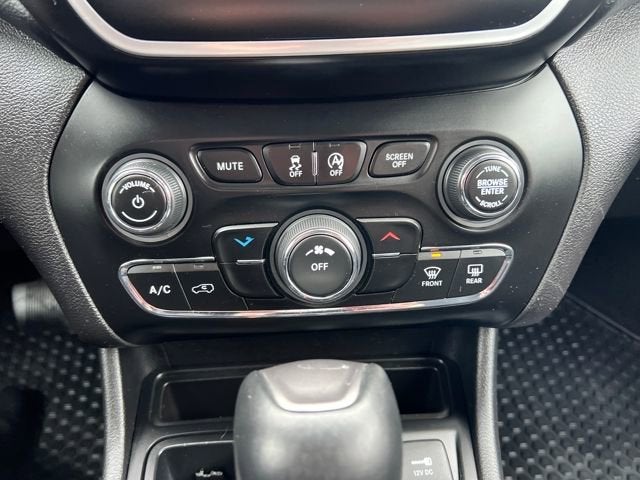 2020 Jeep Cherokee Sport