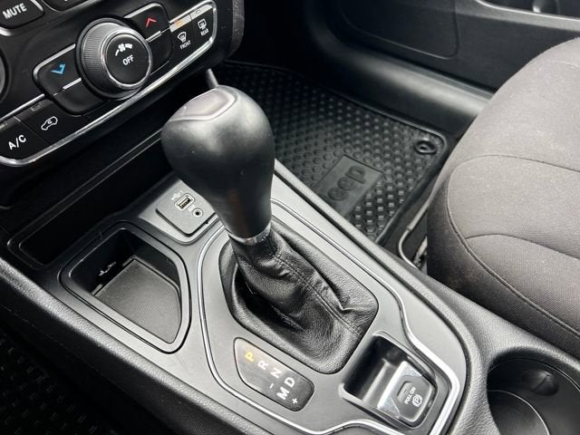 2020 Jeep Cherokee Sport