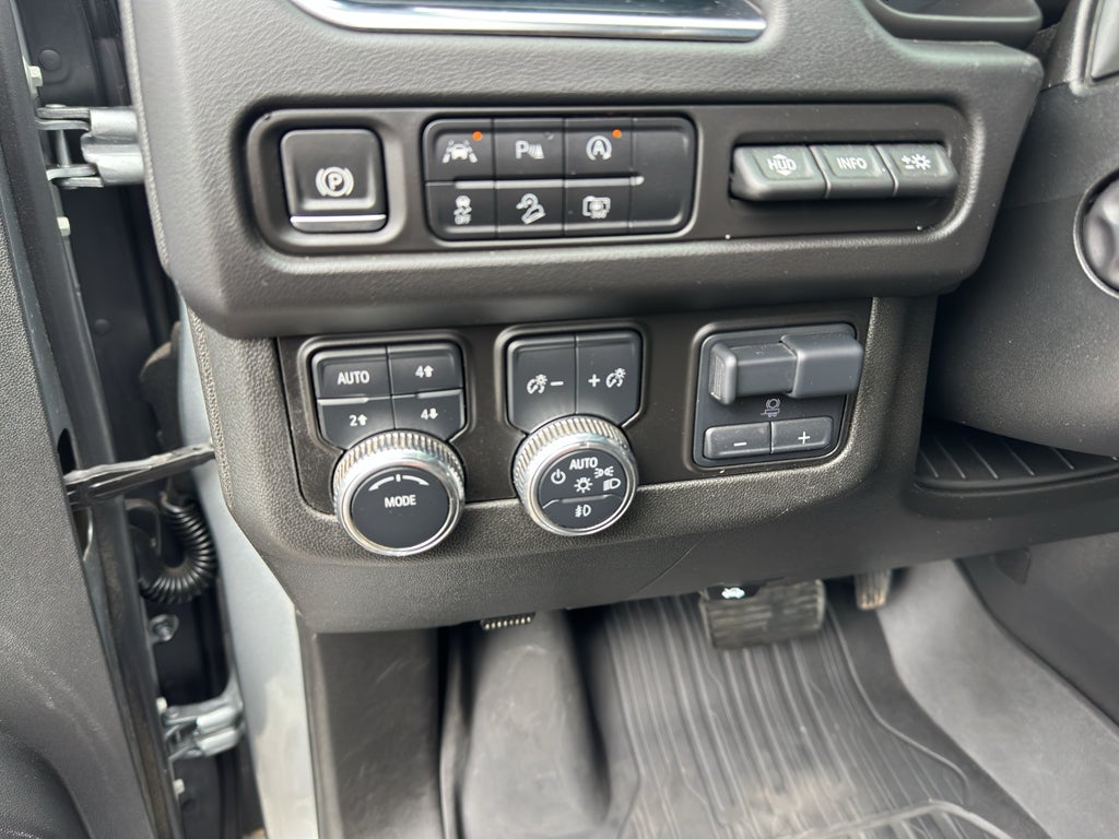 2024 GMC Yukon XL AT4