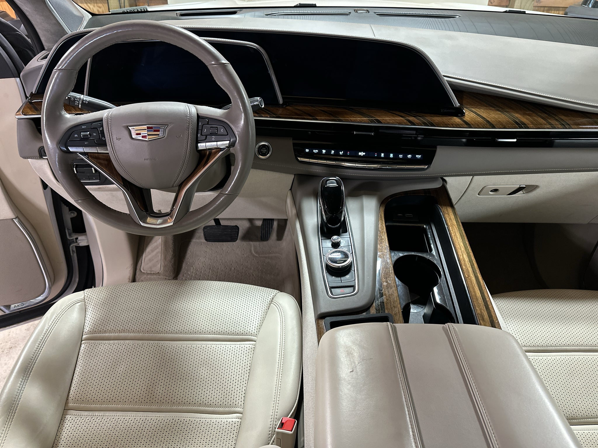 2023 Cadillac Escalade ESV 4WD Sport Platinum