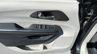 2020 Chrysler Voyager LX