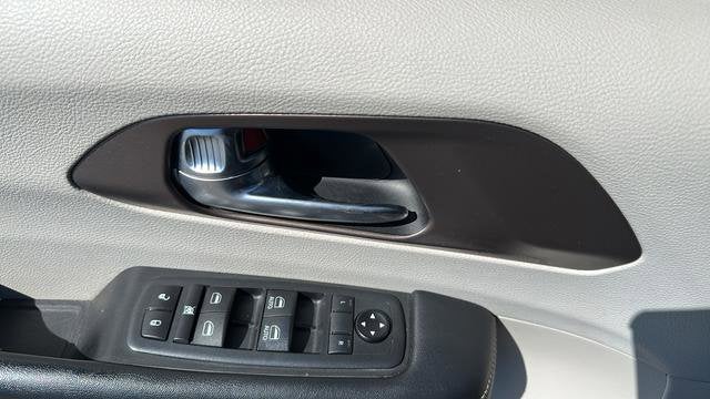 2020 Chrysler Voyager LX