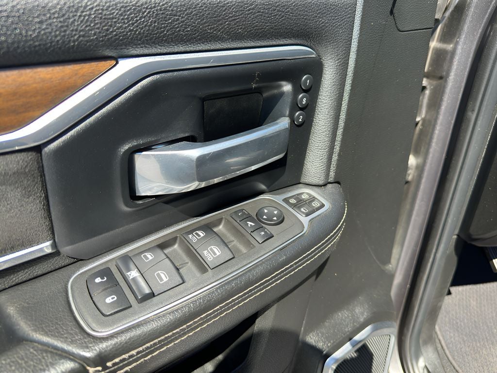 2023 RAM 3500 Laramie Crew Cab 4x4 8' Box