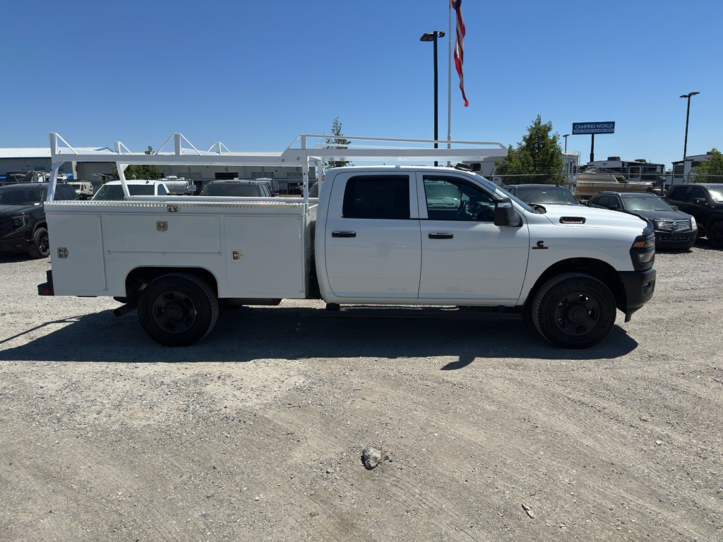 2026 RAM 3500 Chassis Tradesman/Big Horn