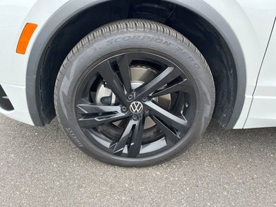 2023 Volkswagen Tiguan SE R-Line Black