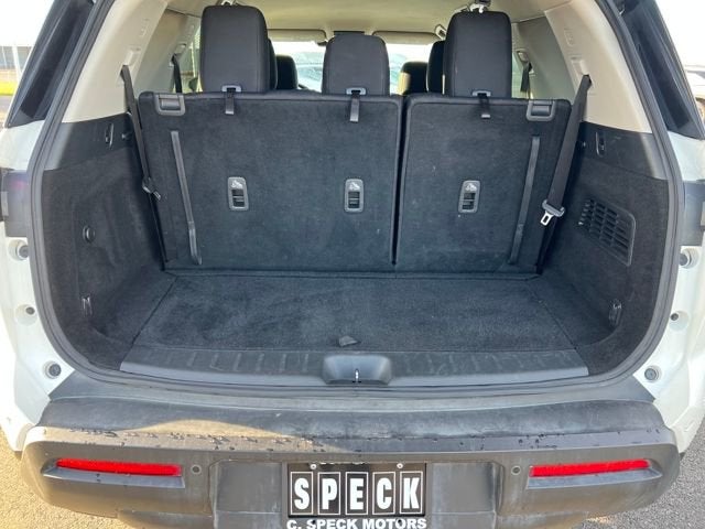 2022 Nissan Pathfinder SV