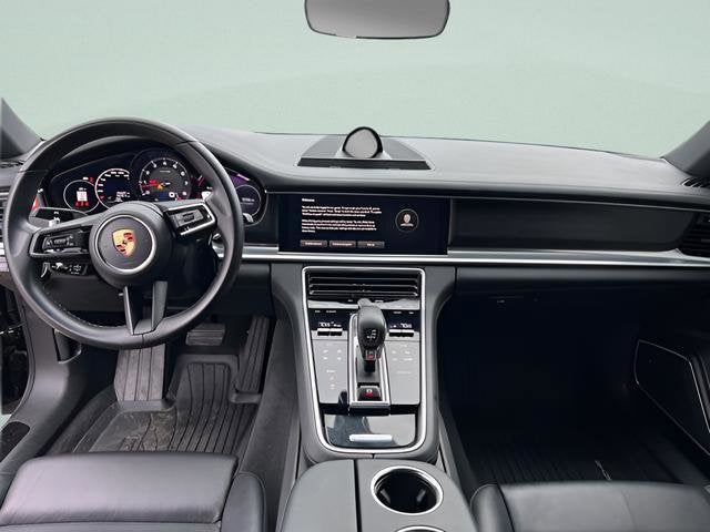 2023 Porsche Panamera RWD
