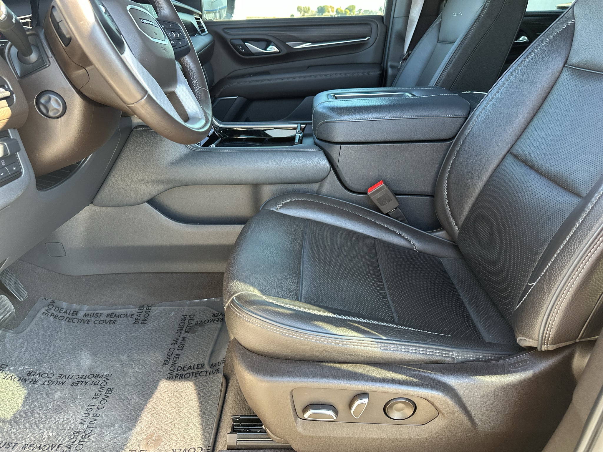 2022 GMC Yukon 4WD Denali