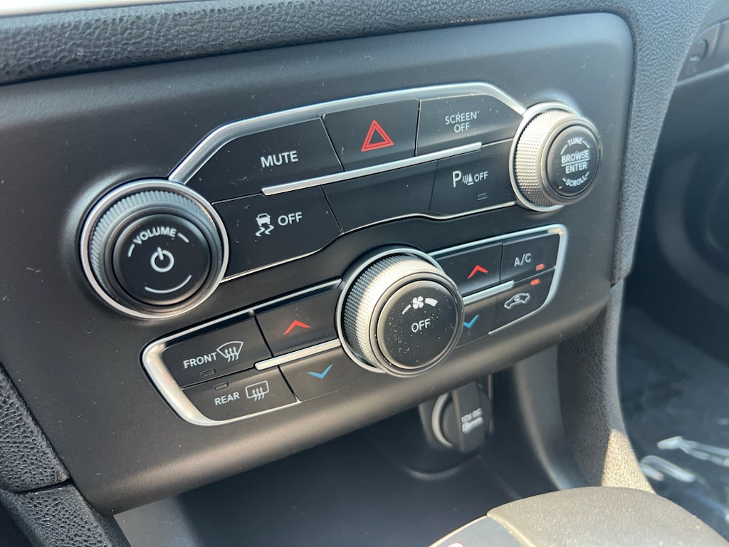 2021 Dodge Charger SXT RWD