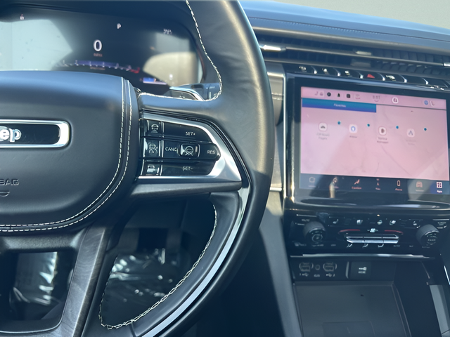 2023 Jeep Grand Cherokee Overland - Photo 15