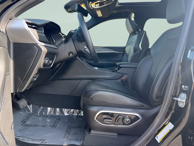 2023 Jeep Grand Cherokee Overland - Photo 6