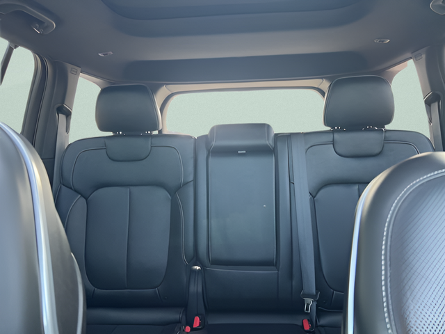 2023 Jeep Grand Cherokee Overland - Photo 8