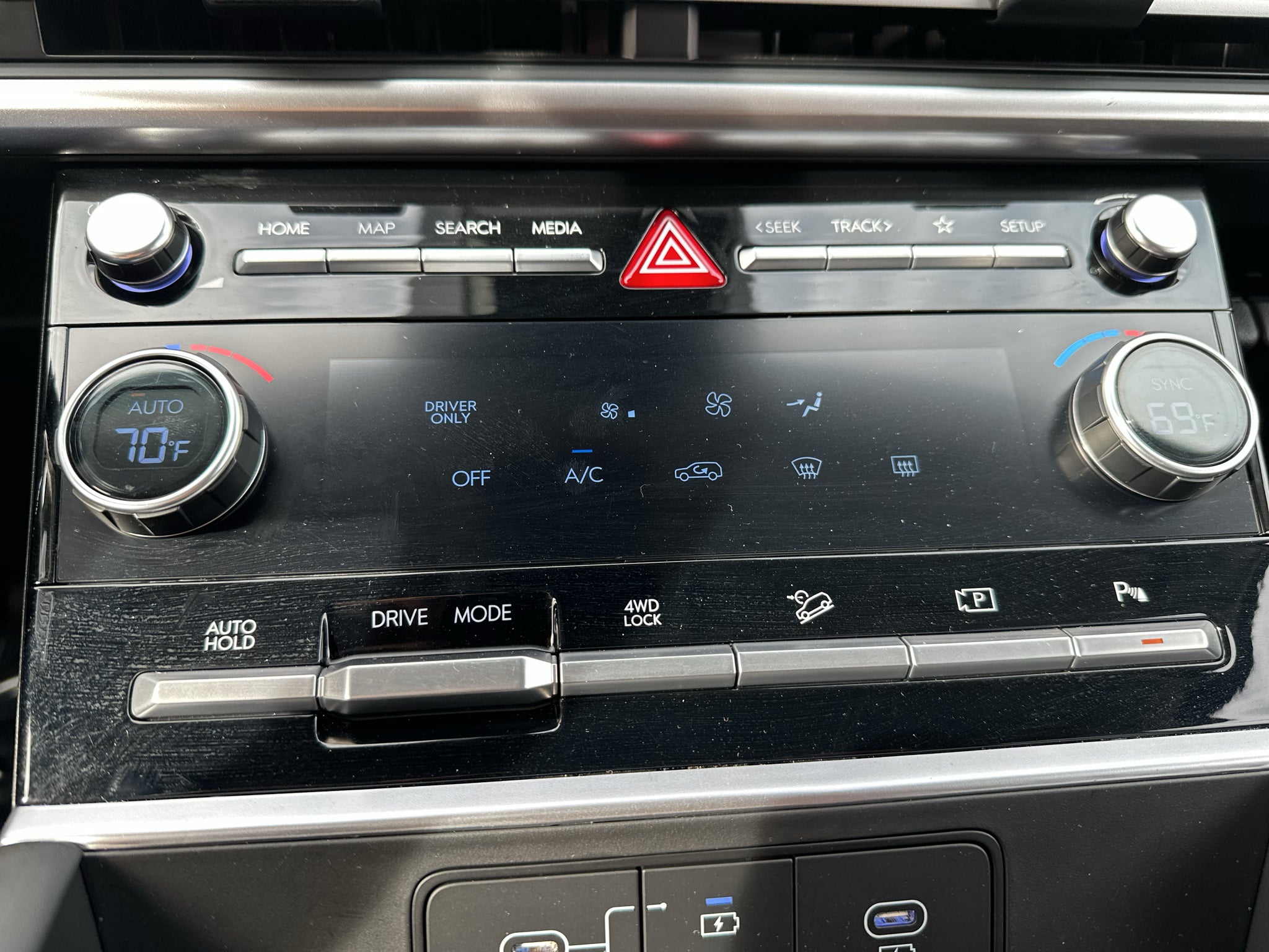 2026 Hyundai SANTA FE HYBRID SE