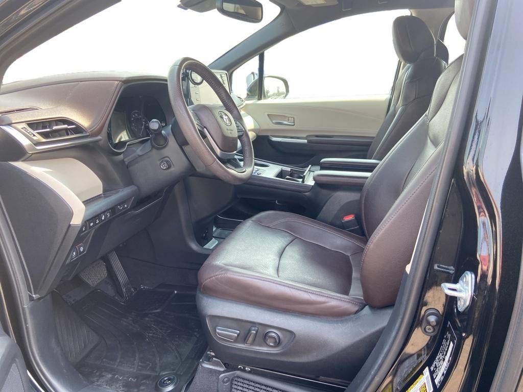 2023 Toyota Sienna Platinum