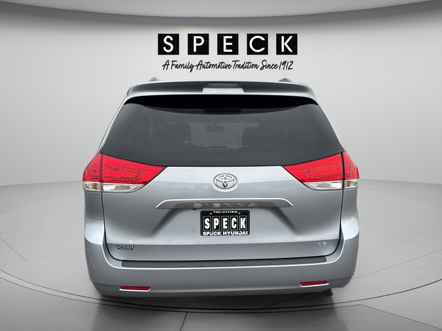 2014 Toyota Sienna LE 8 Passenger