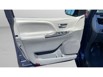 2020 Toyota Sienna LE