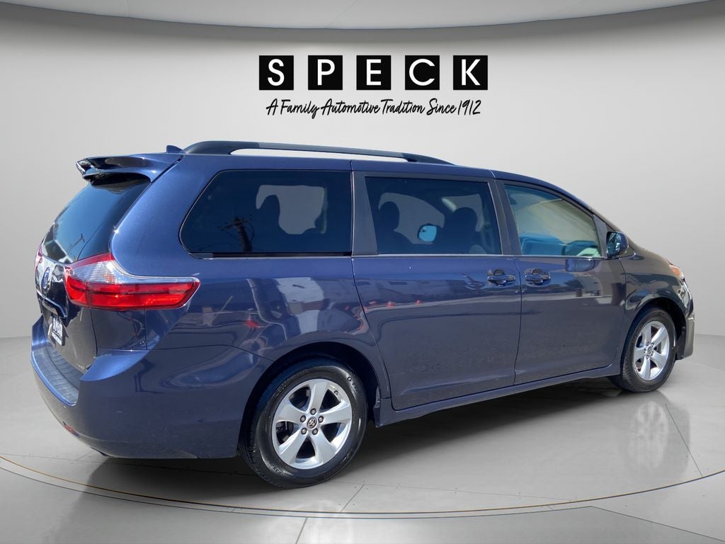 2020 Toyota Sienna LE