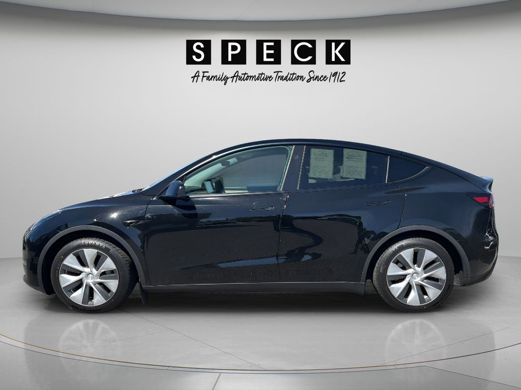 Used 2024 Tesla Model Y Long Range with VIN 7SAYGAEE1RF001846 for sale in Kennewick, WA