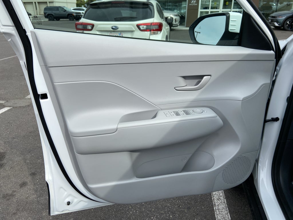 2027 Hyundai KONA SE