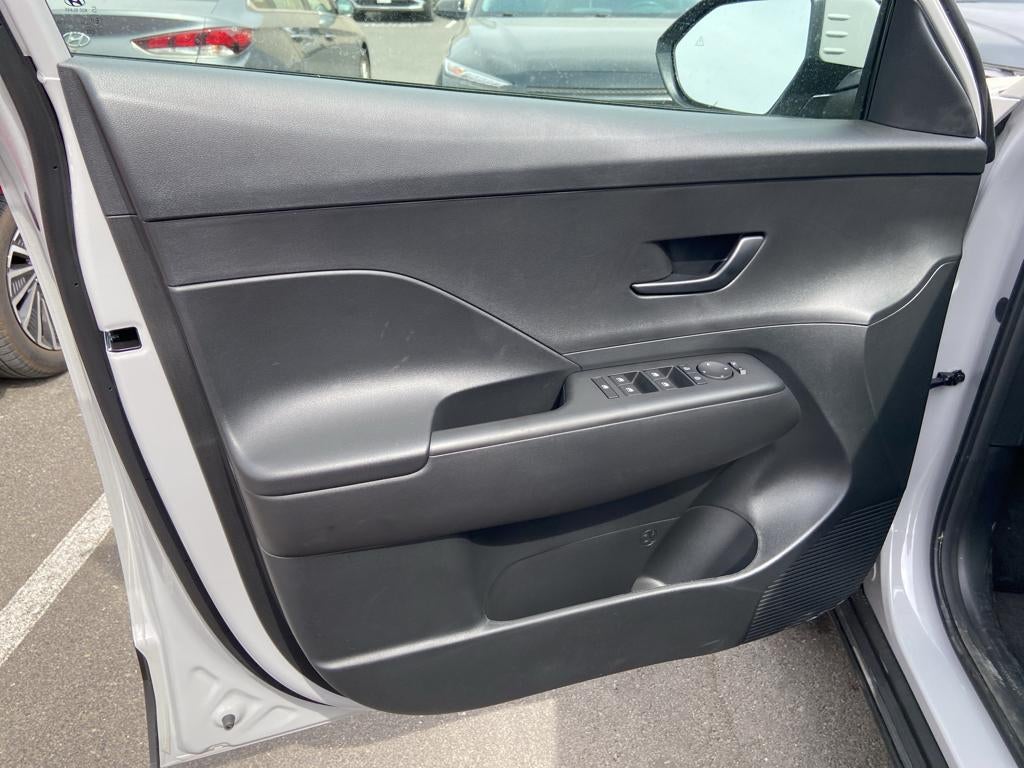2027 Hyundai KONA SE