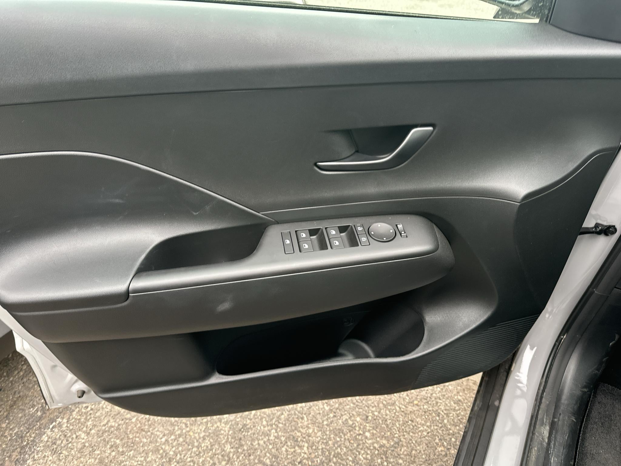 2027 Hyundai KONA SE