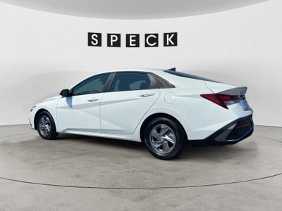 2025 Hyundai ELANTRA SE