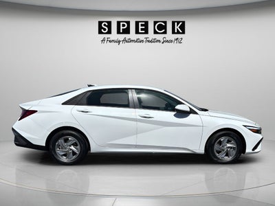 2026 Hyundai ELANTRA SE