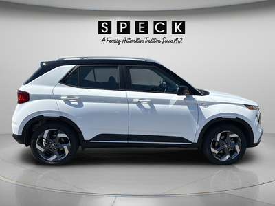 2026 Hyundai VENUE SEL W/Two-Tone Roof