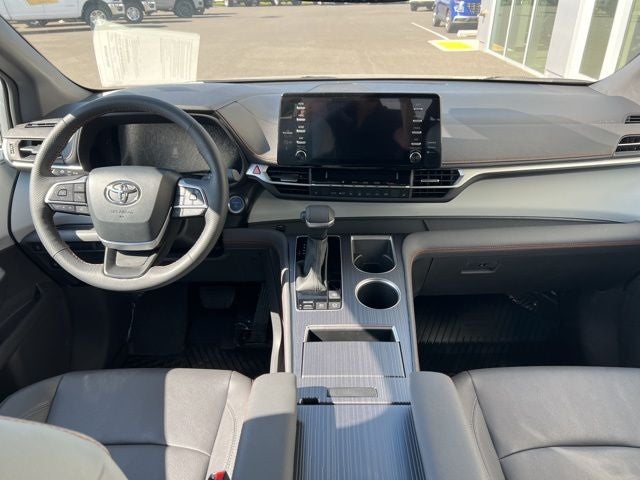 2024 Toyota Sienna XSE 8 Passenger