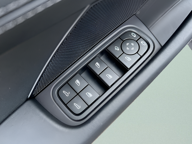 2023 Porsche Panamera 4 Platinum Edition