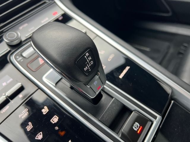 2023 Porsche Panamera 4 Platinum Edition