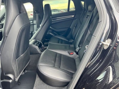 2023 Porsche Panamera 4 Platinum Edition